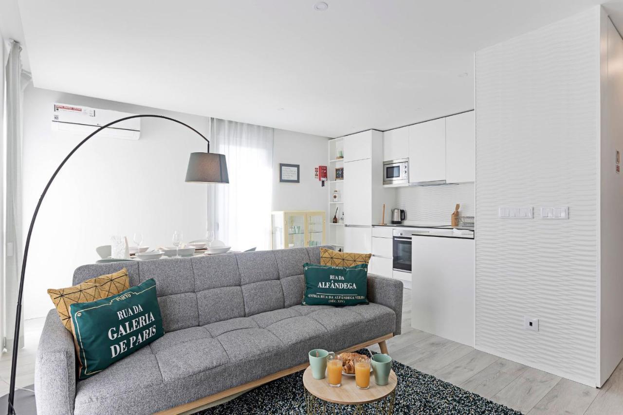 Stylish Flat W/ Gym & Parking By Lovelystay Porto Exterior photo