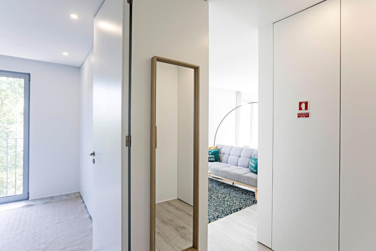 Stylish Flat W/ Gym & Parking By Lovelystay Porto Exterior photo