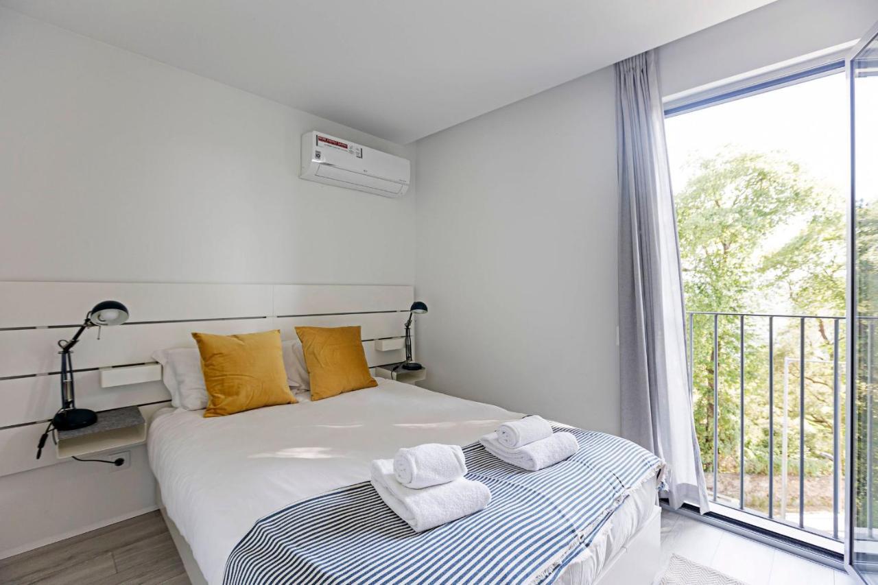 Stylish Flat W/ Gym & Parking By Lovelystay Porto Exterior photo